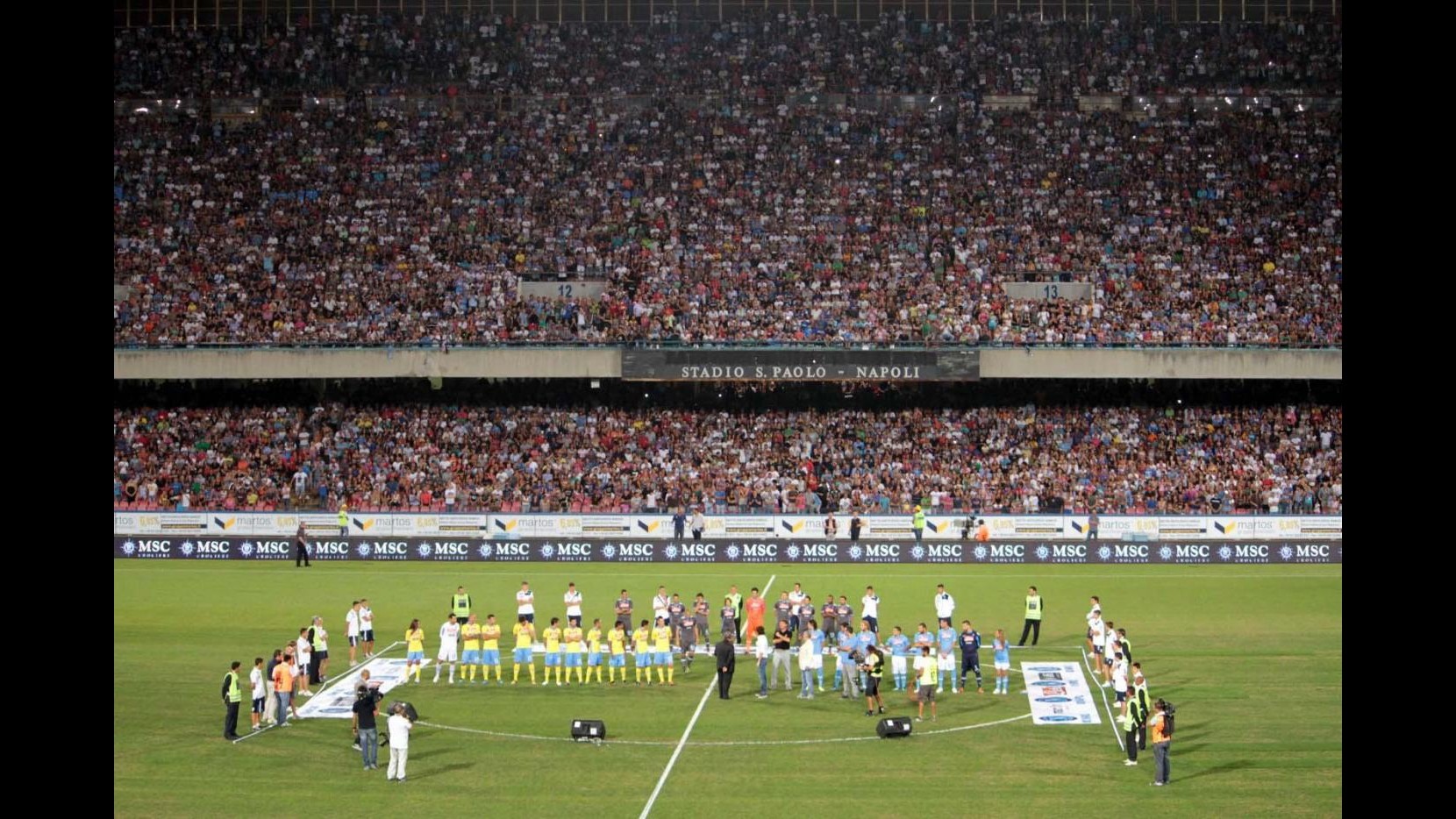 Napoli, De Magistris annuncia accordo con De Laurentiis: San Paolo sarà ristrutturato
