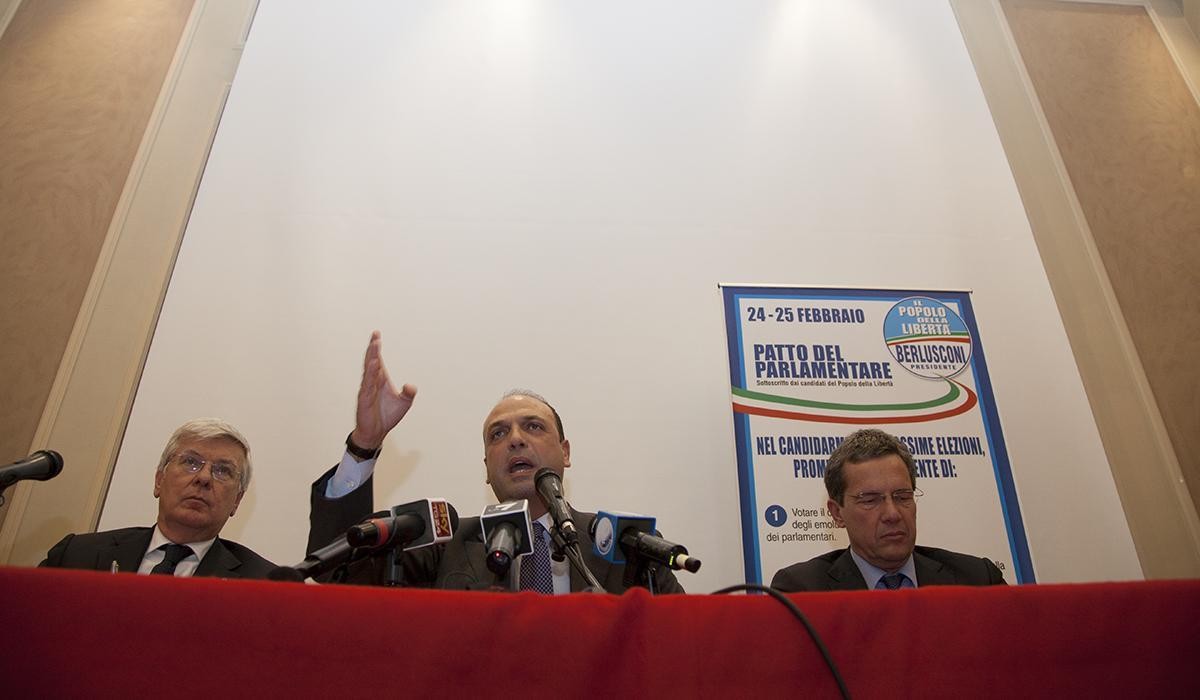 Alfano: Ministri? Nessun posto prenotato, nemmeno quello da premier