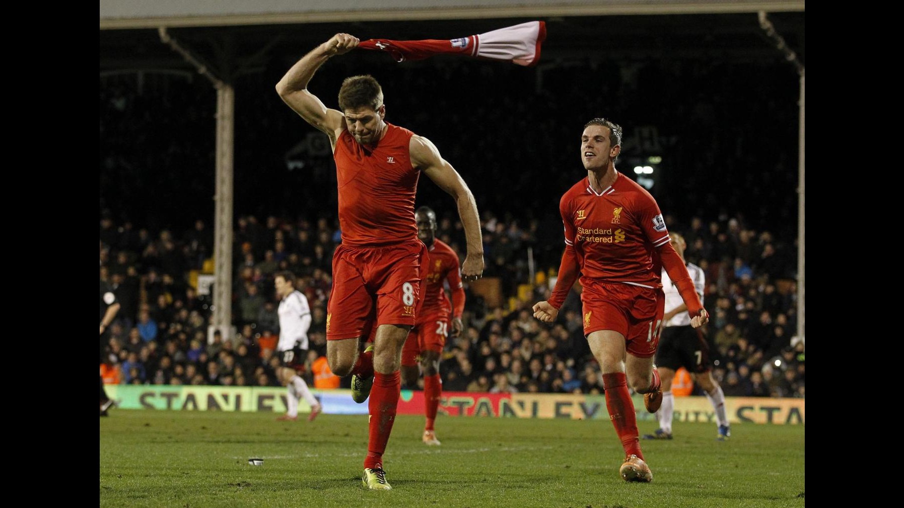 Premier League, West Ham-Liverpool 0-2, Reds di nuovo primi. L’Arsenal crolla, tris Everton