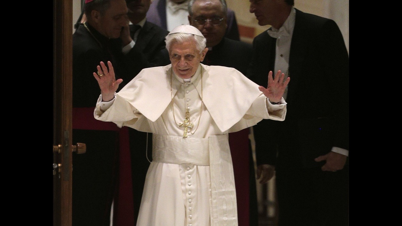 Dimissioni papa, Benedetto XVI: Rinunciato in libertà, Cristo ci guida