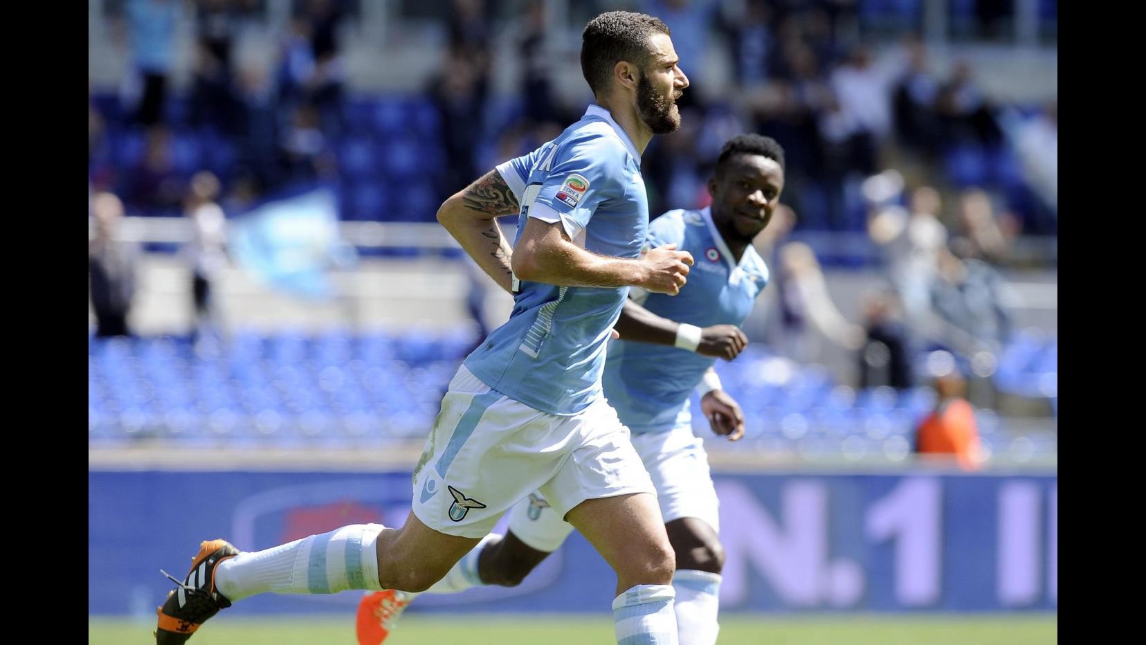 Serie A, la Lazio vede l’Europa: Candreva e Lulic stendono la Samp dell’ex Mihajlovic