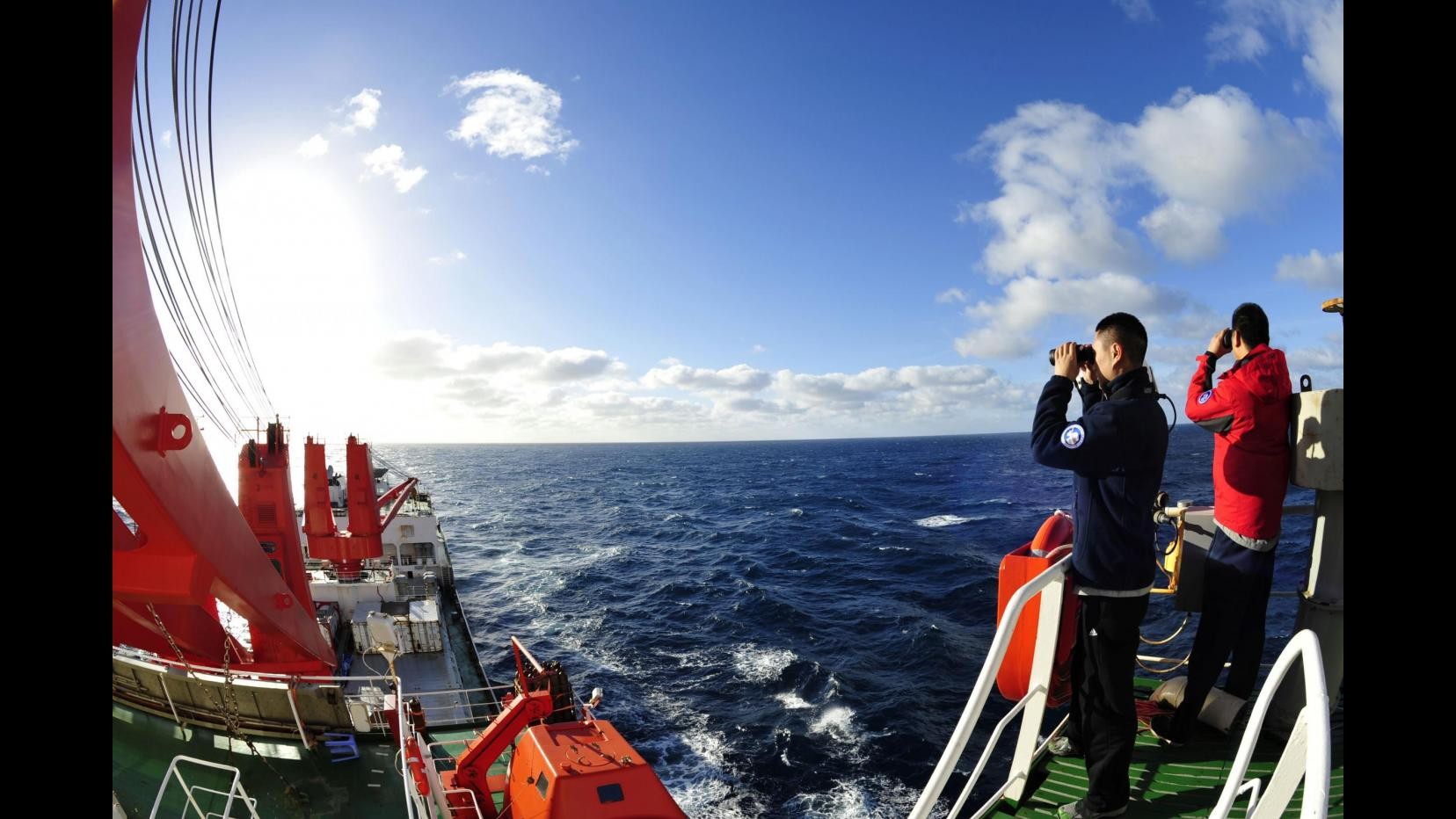 Aereo scomparso, nave cinese rileva segnale a impulsi nell’Oceano