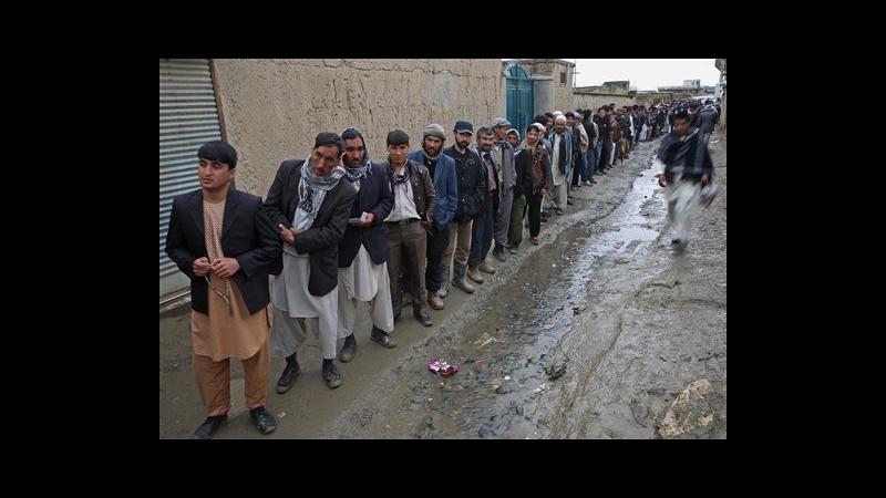 Afghanistan, bomba in seggio elettorale a Logar: 2 feriti, uno grave