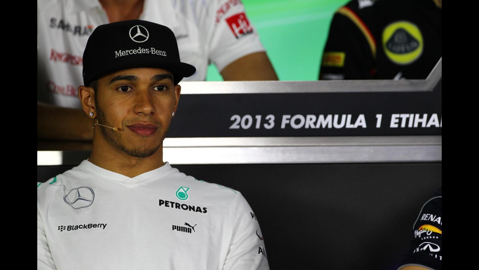 F1, Hamilton: Mercedes meglio del previsto, ma aspettiamo qualifiche. Vettel: Strada ancora lunga