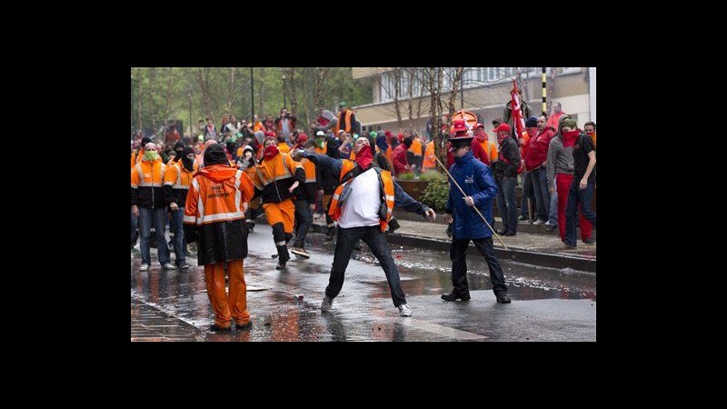 Belgio, manifestazione anti austerità a Bruxelles: scontri e feriti