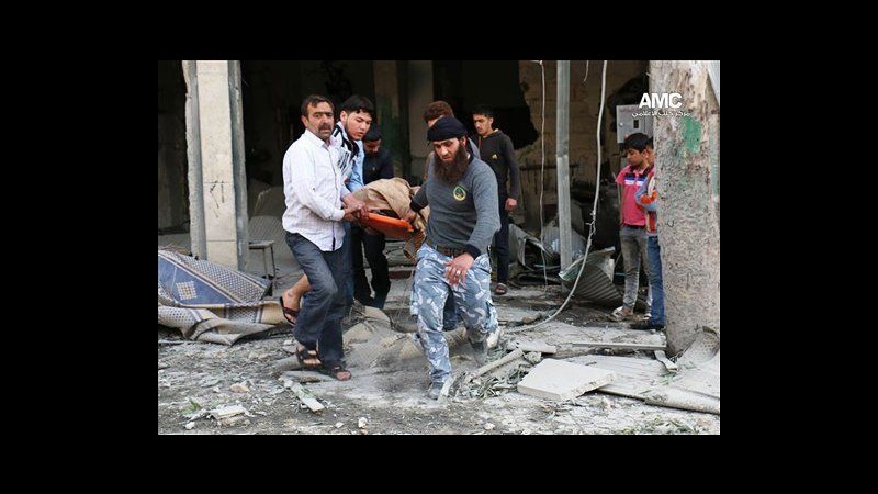 Siria, 7 morti in raid aerei a Mleiha, 22 ribelli uccisi in scontri