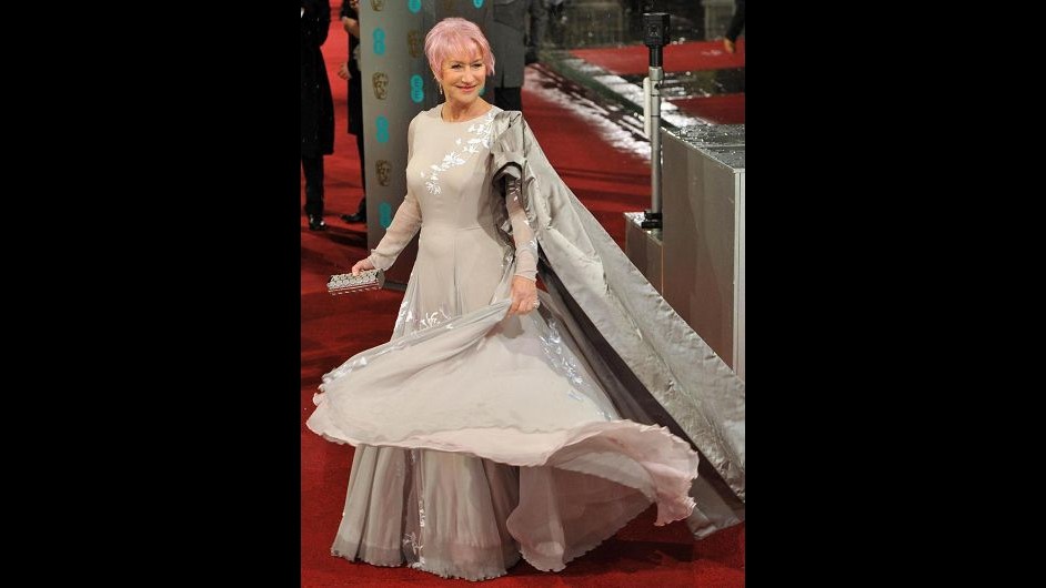 Helen Mirren si fa i capelli rosa per i Bafta