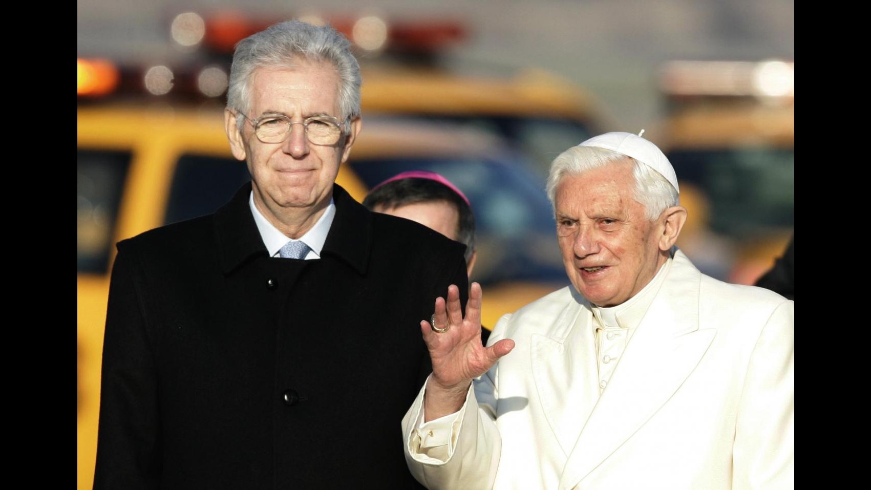 Dimissioni Papa, Monti: Molto scosso da notizia inattesa