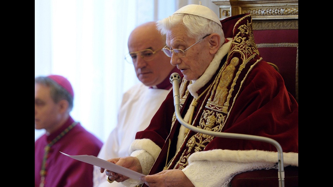Vaticano, Papa Benedetto XVI si dimette