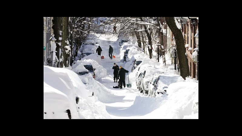 Usa, nordest verso normalità dopo tempesta neve, 150mila ancora al buio