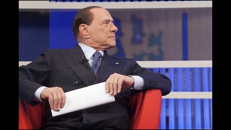 Berlusconi contro Monti: Indecente, ai mercati non importa chi governa