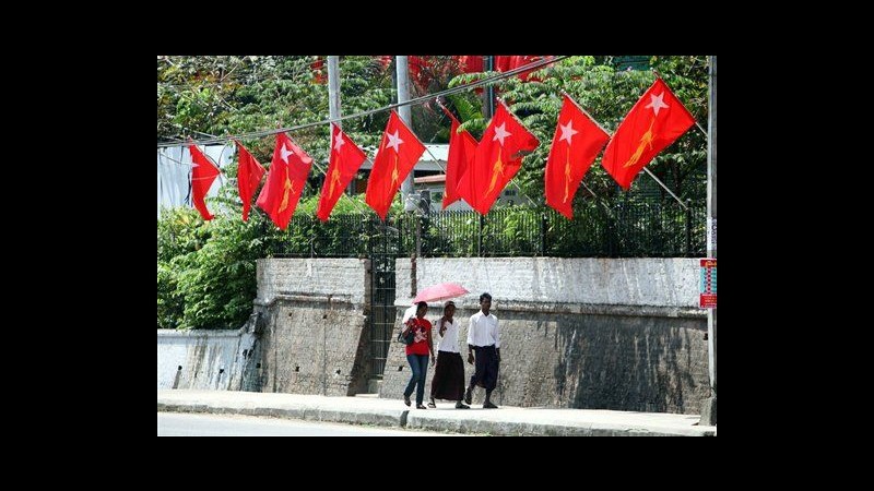 Birmania, primo congresso di partito Suu Kyi per eleggere i leader