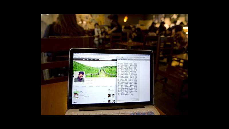 Cina, record commenti e condivisioni per scuse attore infedele su Weibo