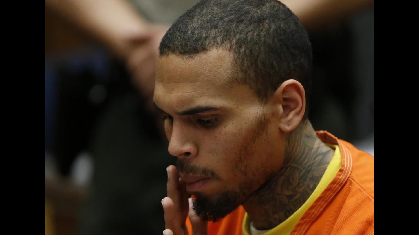 Legale Chris Brown chiede di bloccare il trasferimento in carcere