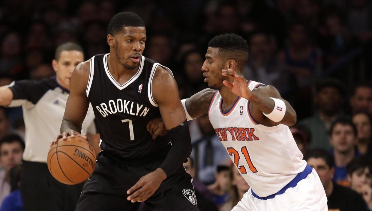 Nba, i Nets vincono a vanno ai playoff. Magia Curry, Lakers in caduta libera