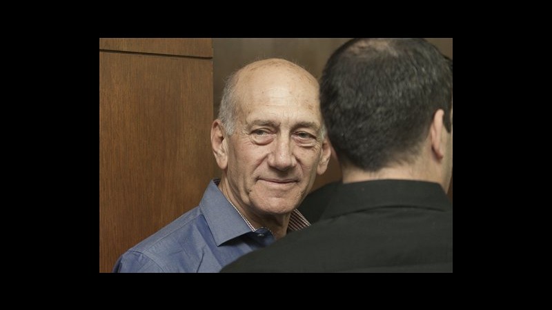 Israele, ex premier Olmert condannato per corruzione