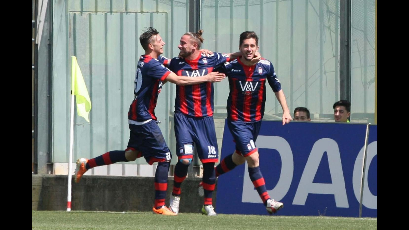 Serie B: Pettinari risponde a Masi, Crotone-Ternana 1-1