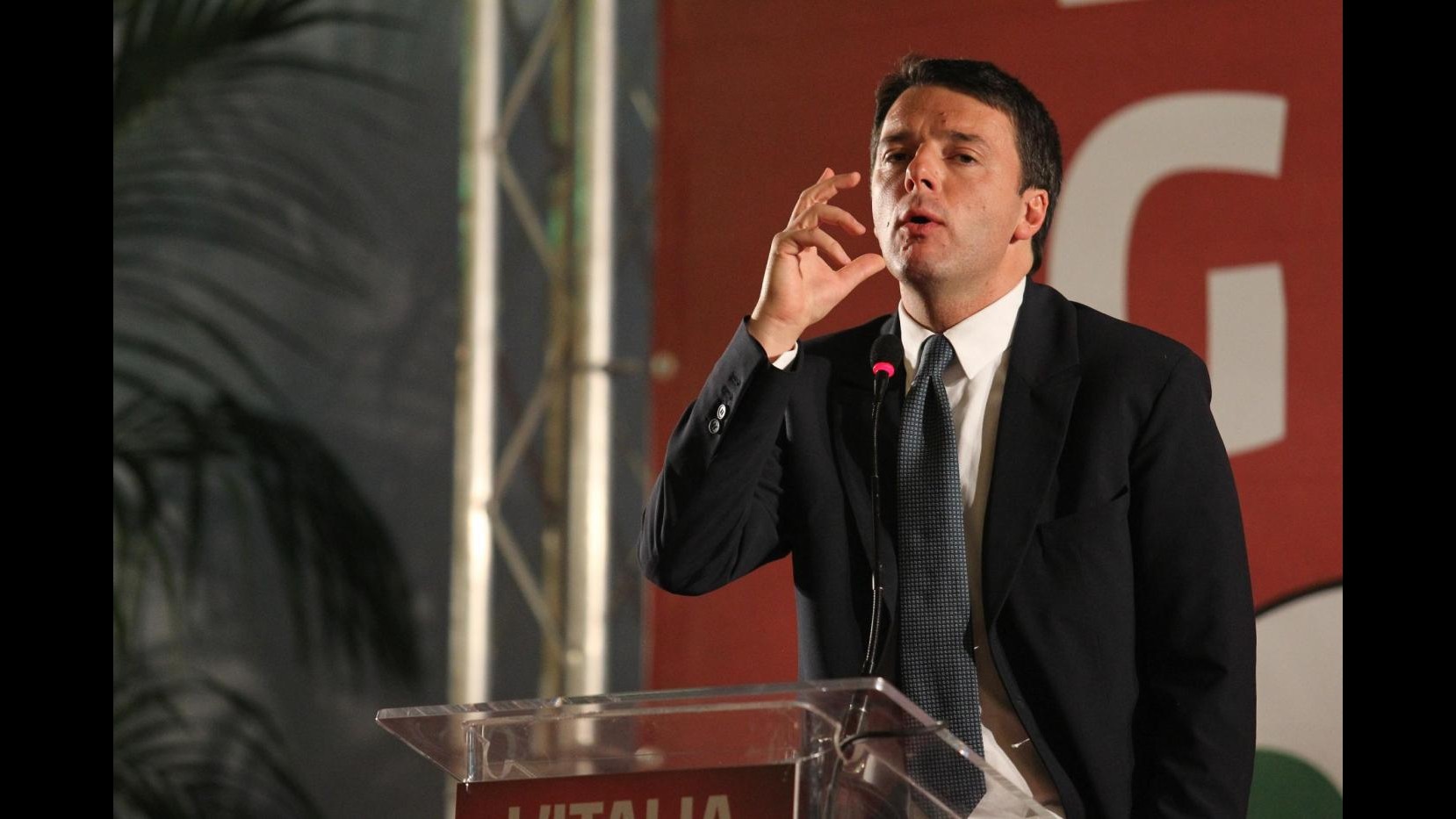 Matteo Renzi a palazzo Chigi incontra Mario Monti