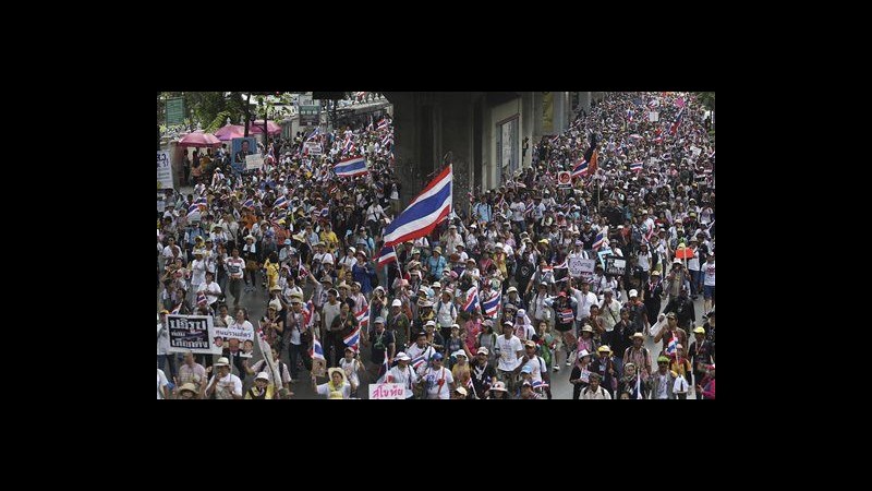 Thailandia, a Bangkok nuove proteste contro premier