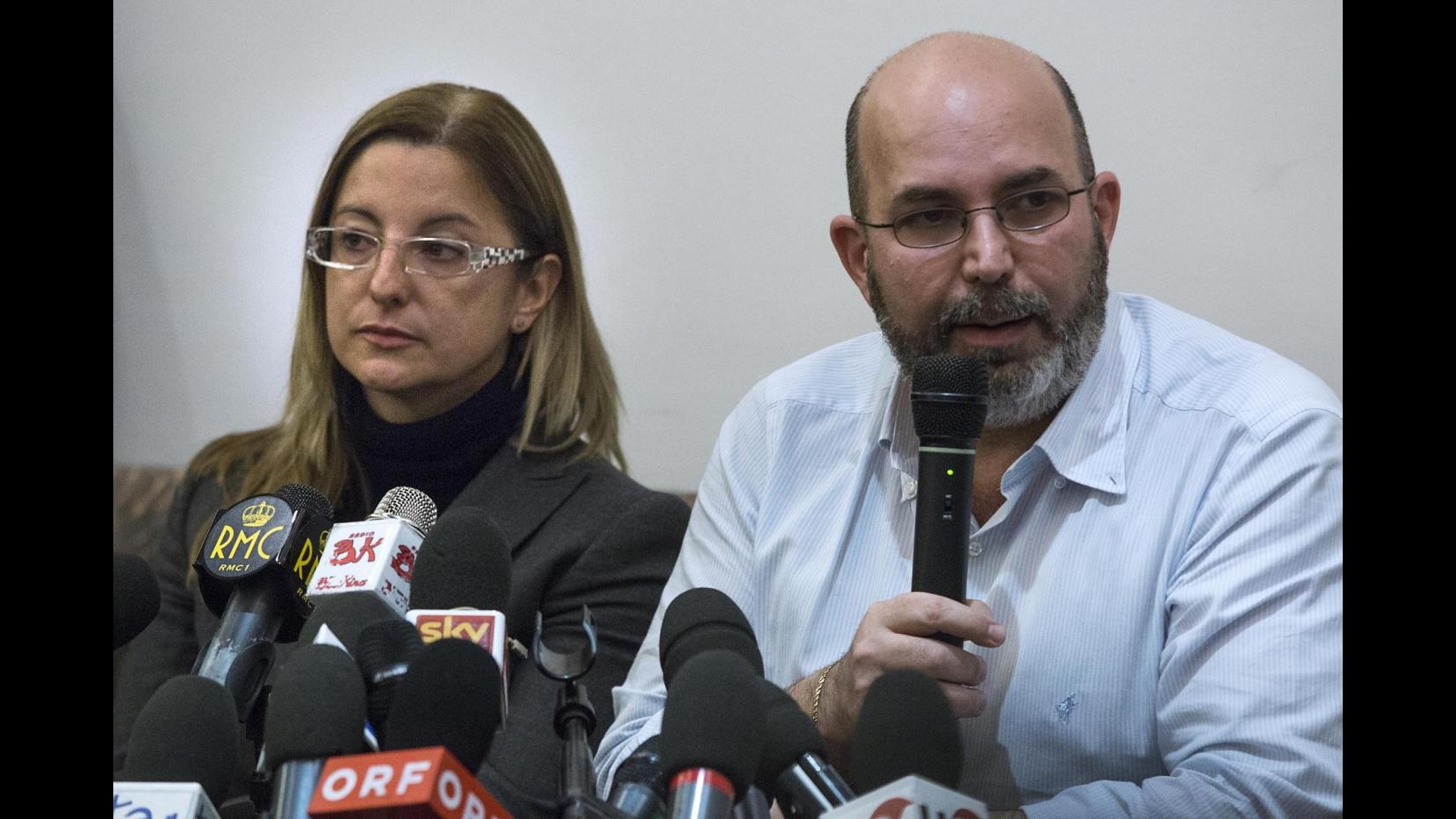 M5S, Crimi: No fiducia a partiti, governo lo decide Napolitano