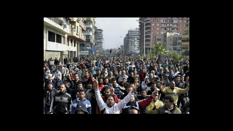 Egitto, scontri a Port Said: bilancio sale a 5 morti, oltre 500 feriti