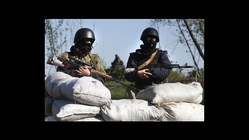 Ucraina, filorussi: Catturati 3 agenti sicurezza Kiev