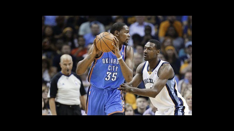 Playoff Nba, Dallas batte San Antonio in extremis. Oklahoma sul 2-2, vola Miami
