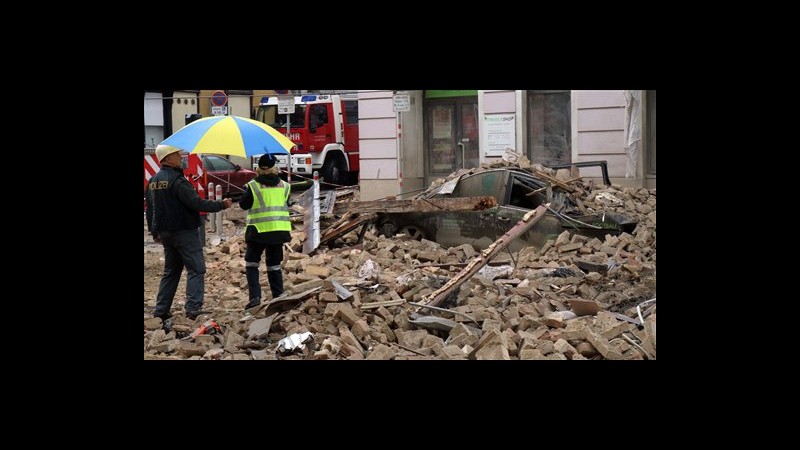 Austria, crollo palazzo a Vienna: muore 19enne, donna dispersa