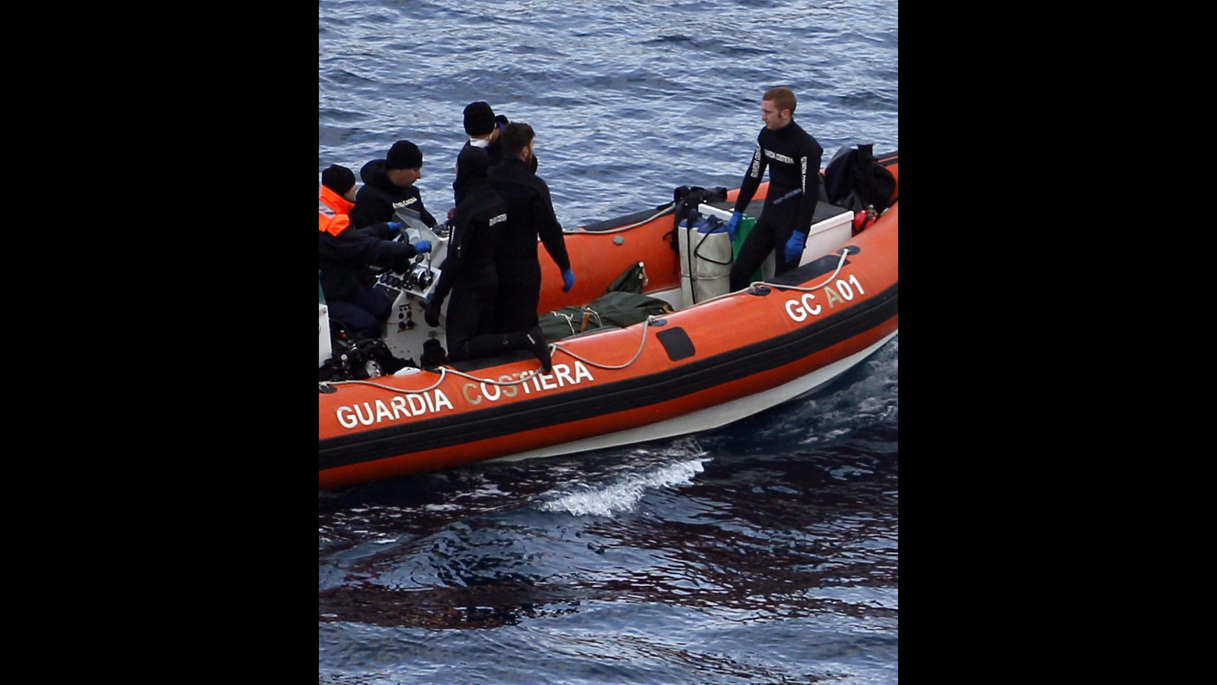 Cadavere in mare davanti al porto dell’isola di Pianosa
