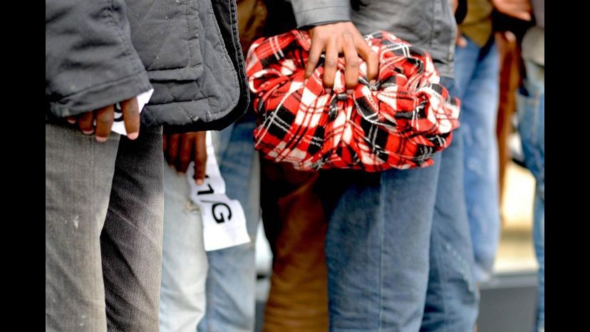 Immigrazione, trovati a Bari 12 cittadini siriani nascosti dentro tir