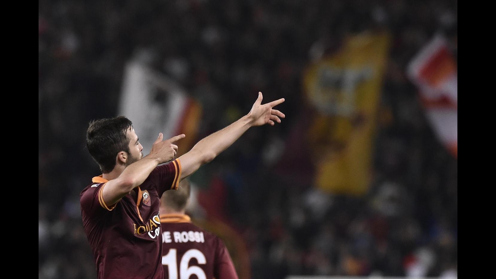 Serie A, Roma non molla rincorsa a Juve: Pjanic-Gervinho affondano Milan