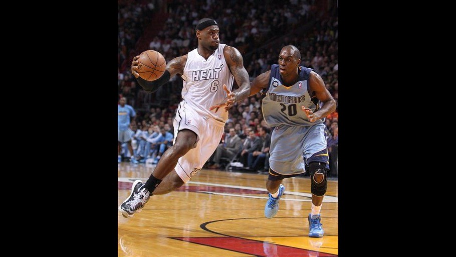 Nba, Gallinari e Denver fermano Oklahoma. 13° successo per Miami