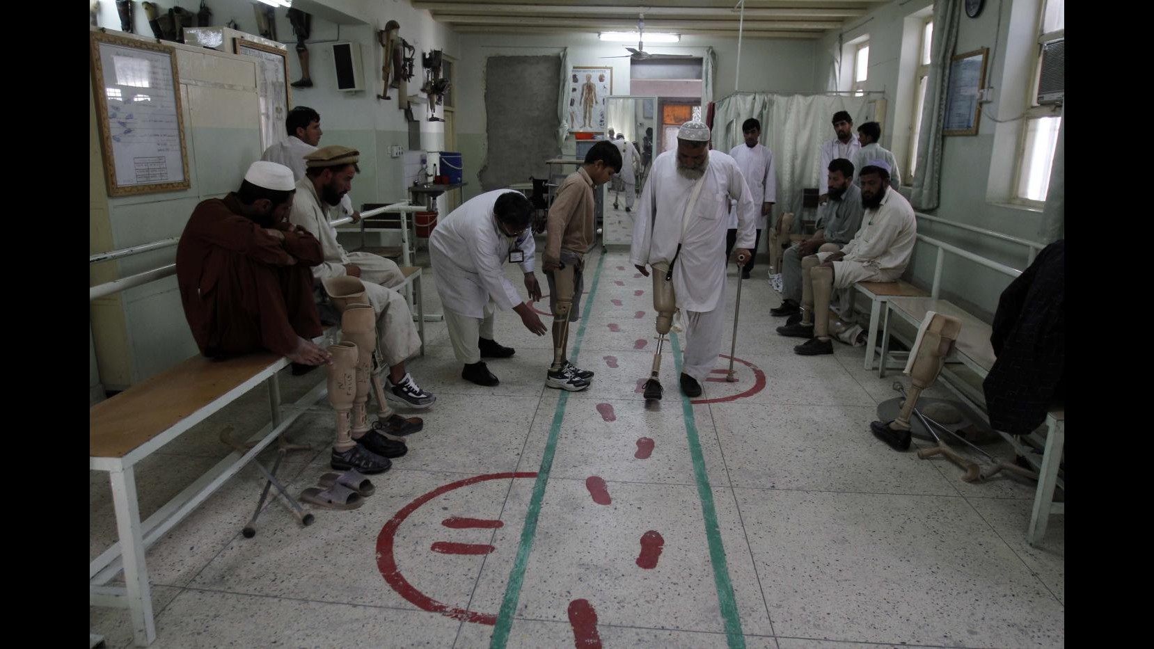 Afghanistan, agente uccide 3 stranieri in ospedale di Kabul