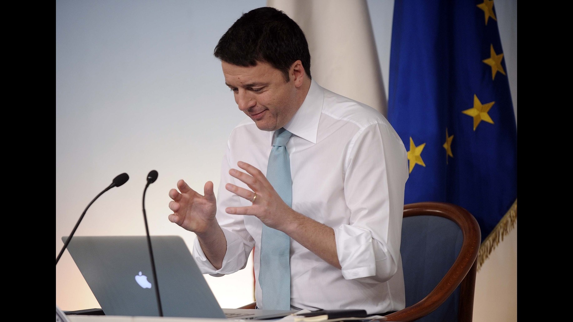 Renzi: 80 euro? Non sono elemosina. Ridurrò tasse a pensionati e partite Iva
