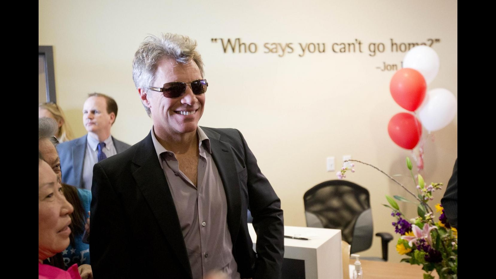 Bon Jovi inaugura residenza per senzatetto a Philadelphia