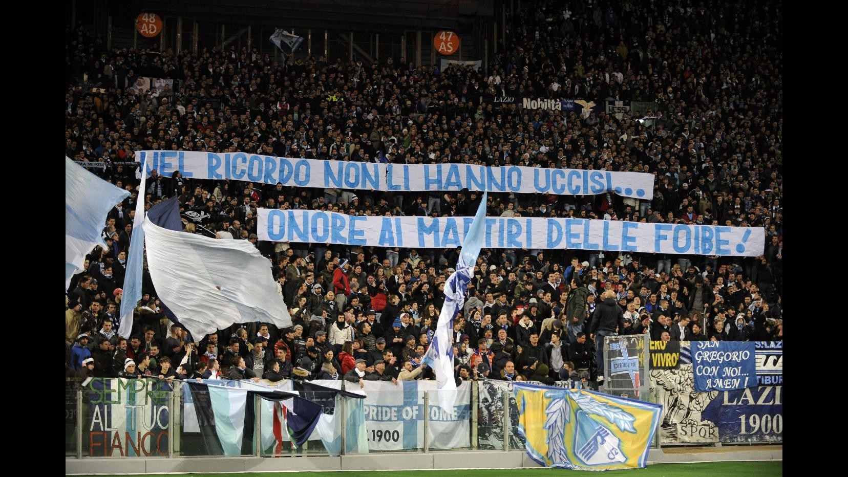 Stangata Uefa, Lazio-Stoccarda a porte chiuse. Furia Lotito
