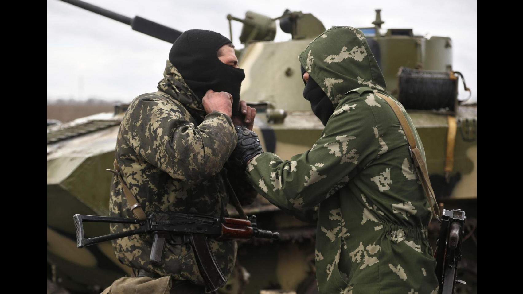 Ucraina, Turchynov ordina ripresa operazione anti-terrorismo a est