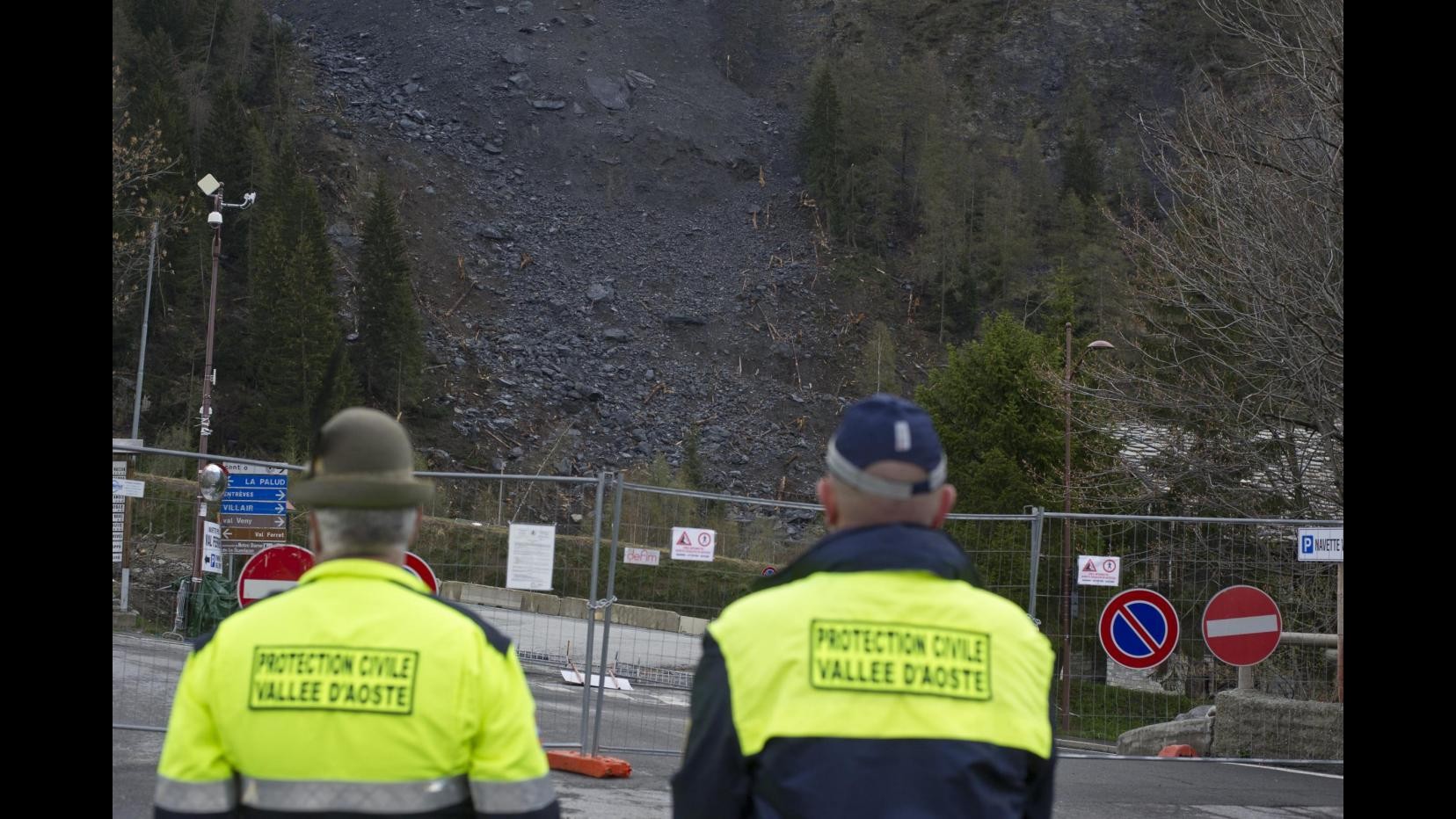 Courmayeur, in attesa della grande frana nella zona rossa