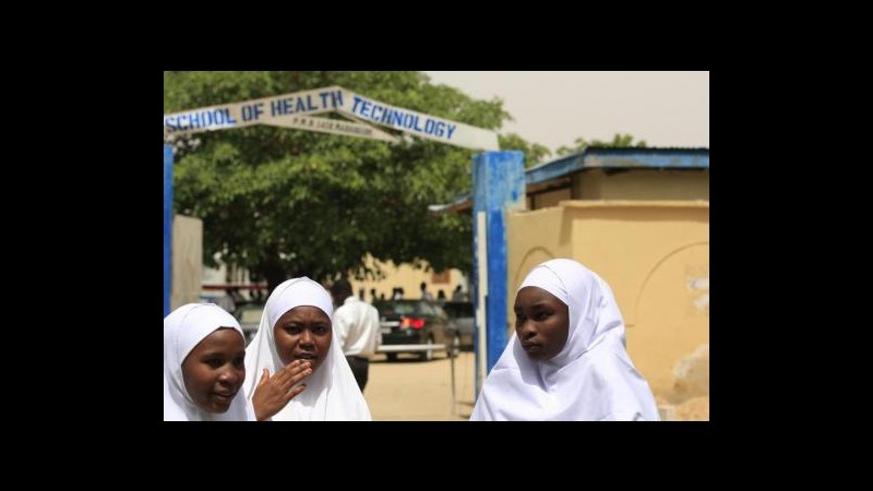 Nigeria, famiglie: Studentesse rapite da estremisti sono 234, non 85