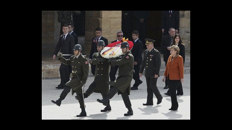 Turchia, Merkel in visita per colloqui con Erdogan e Gul