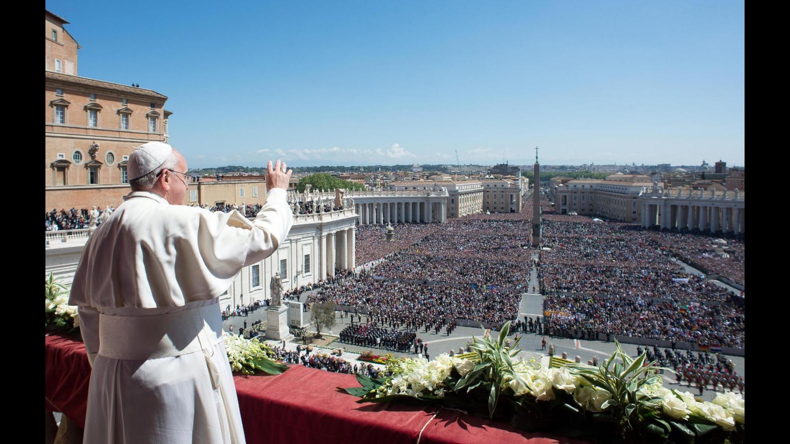Papa Francesco chiede la pace: L’amore fa fiorire la speranza nel deserto