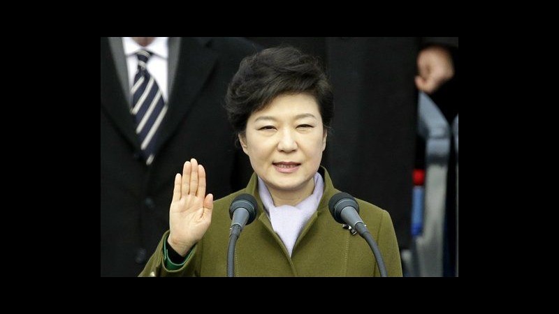Park Geun-hye ha giurato: prima presidente donna di Corea del Sud