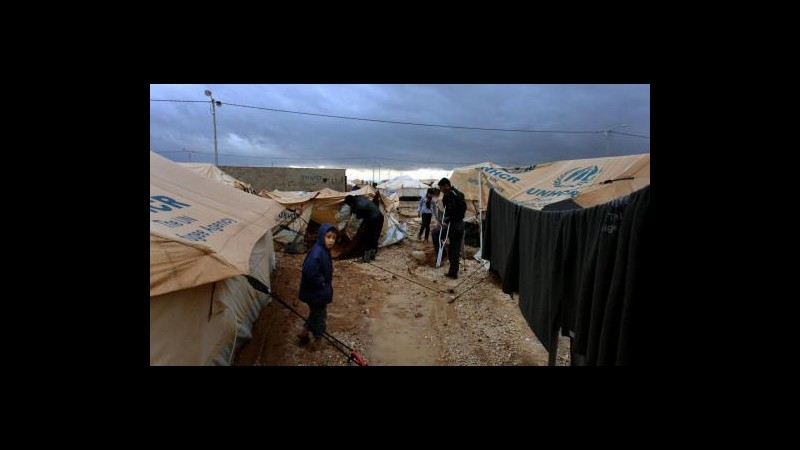Siria, disordini in campo Zaatari per voci su donne molestate:3 feriti