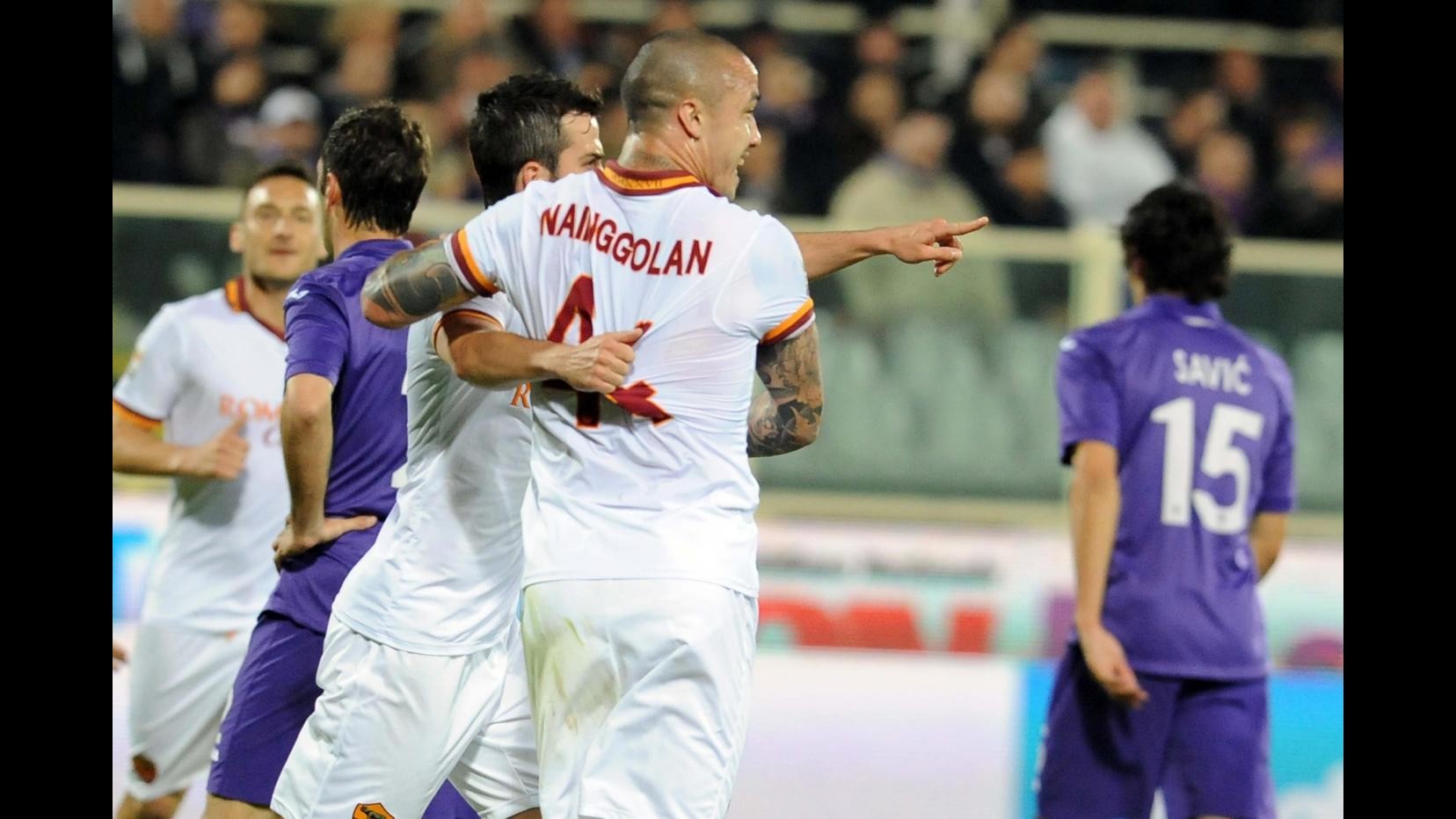 Serie A, Roma sbanca Firenze e torna a -8 dalla Juve: Nainggolan blinda la Champions