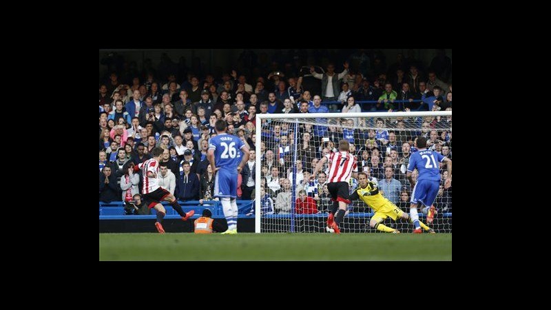 Premier League, harakiri Chelsea: ko 2-1 in casa con rigore Borini, Mou contro arbitro