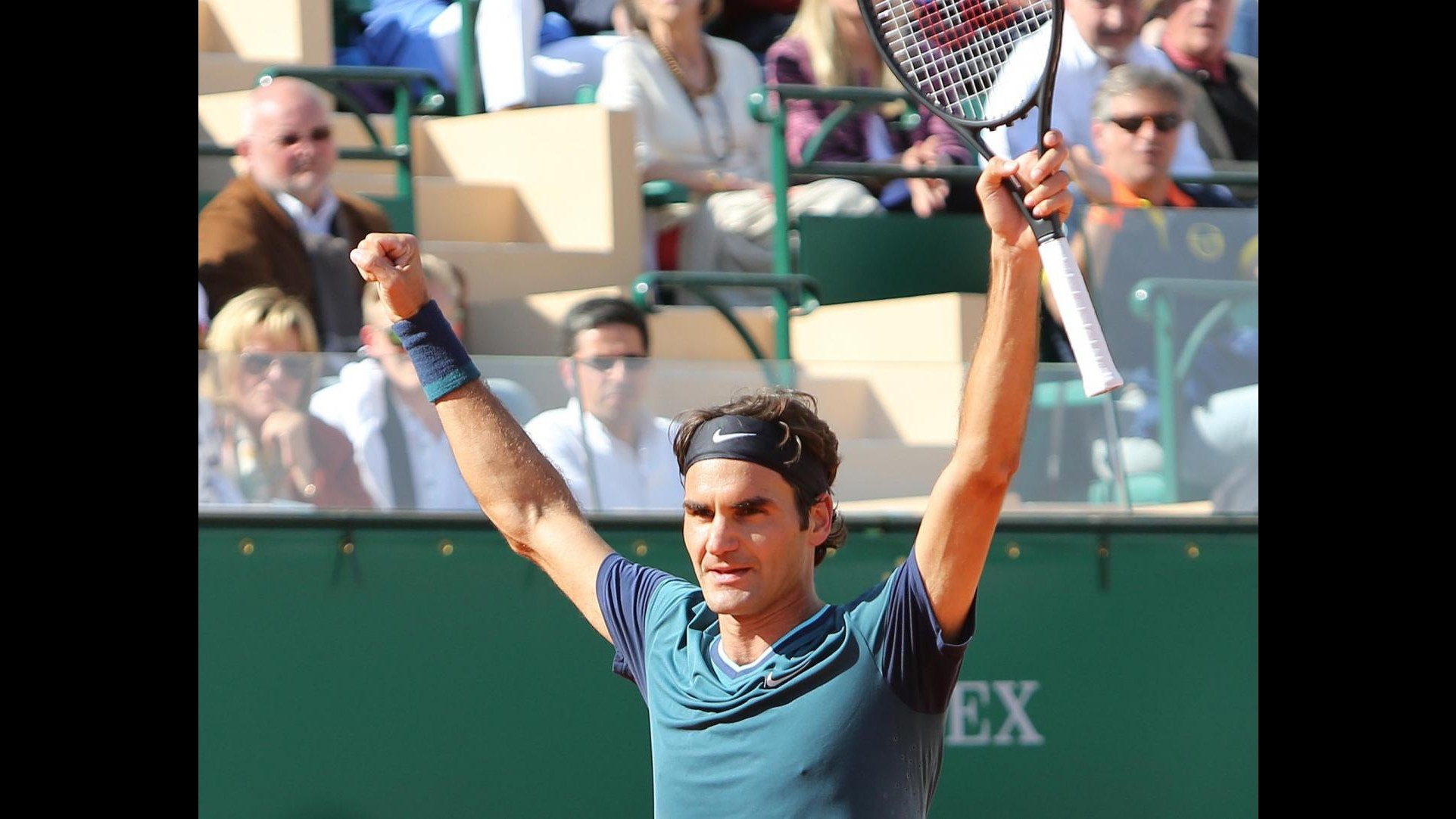 Tennis, Monte Carlo: Federer batte Djokovic, derby svizzero con Wawrinka in finale