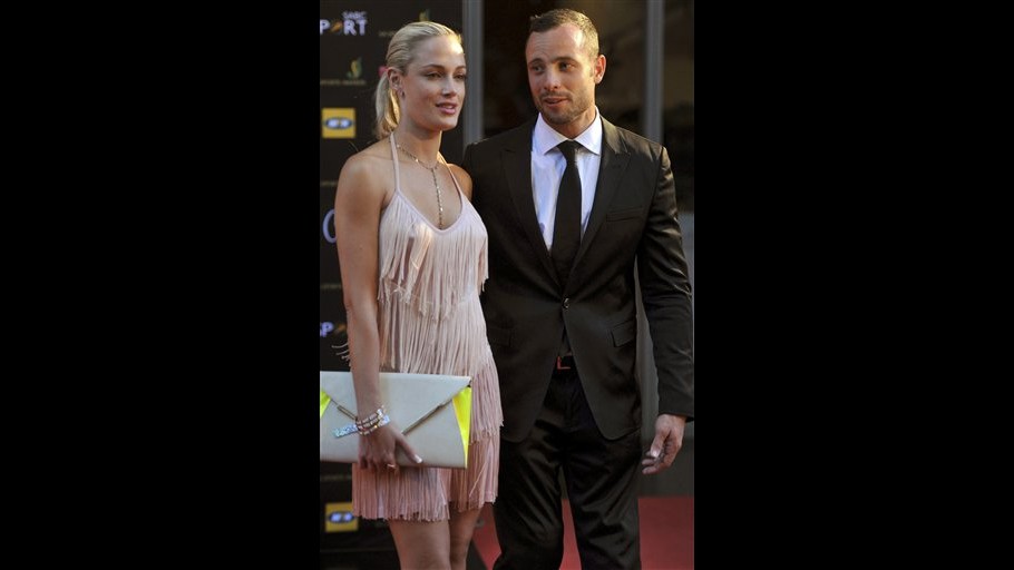 Amico di Reeva Steenkamp: Pistorius la assillava, era soffocante