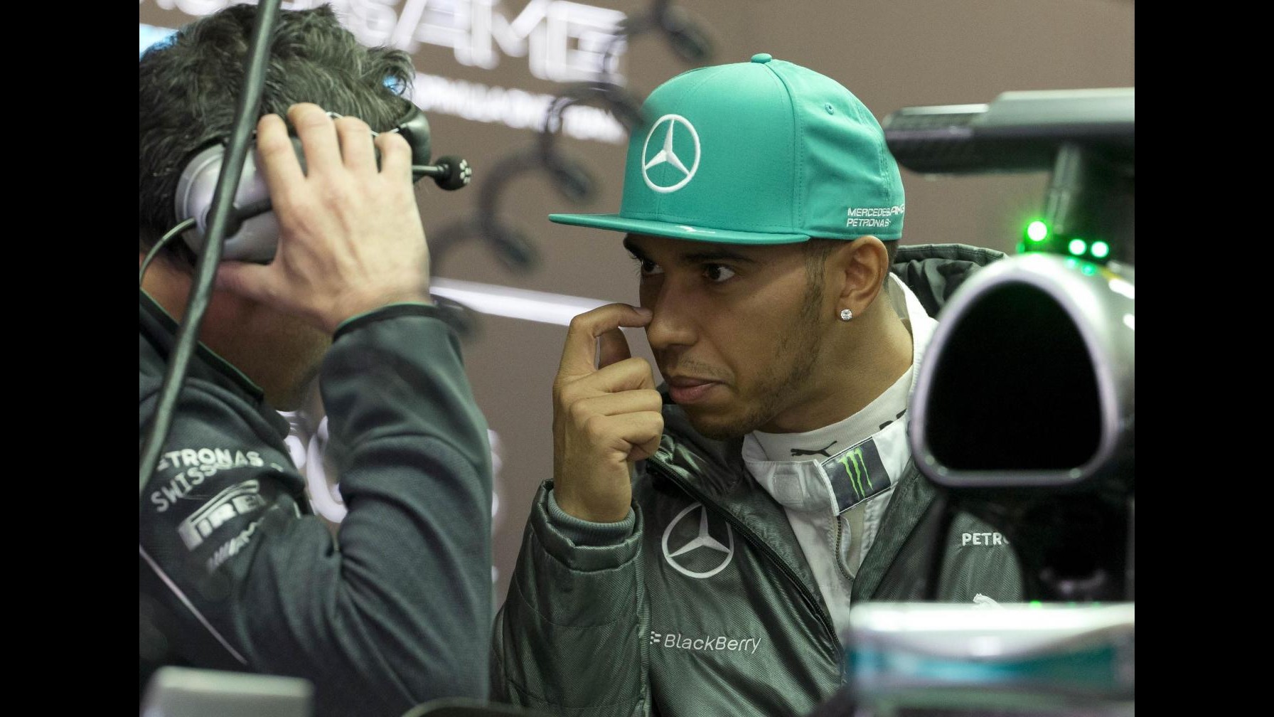 Hamilton: Gara sarà un’incognita, ma credo avremo buona macchina. Ricciardo: Spero nel podio