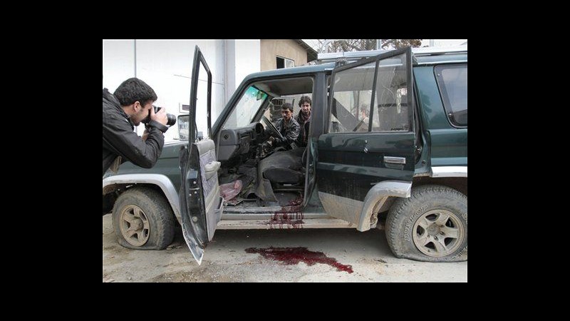 Afghanistan, ondata di attacchi in province e a Kabul: 2 morti