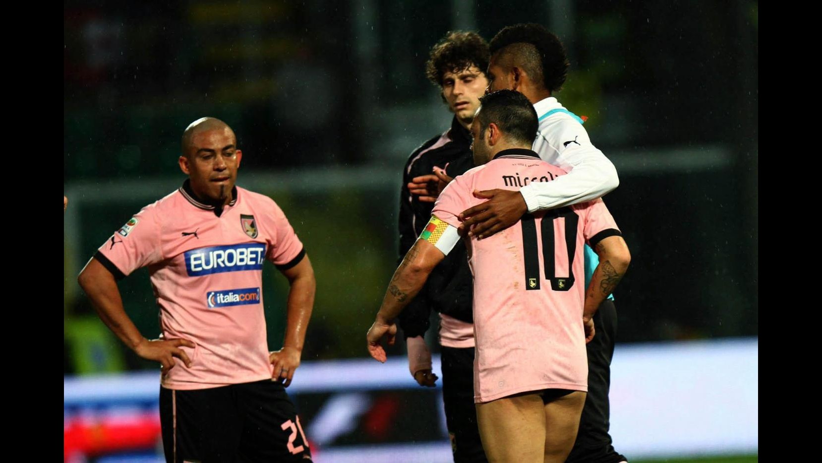 Serie A, Palermo pareggia 0-0 con Genoa e resta ultimo in classifica